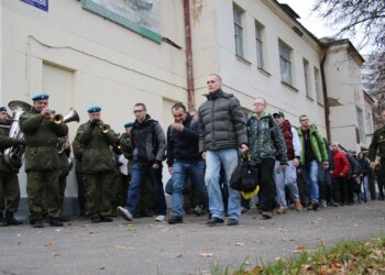 Призывникам рассказали, как не заработать штраф за сокрытие поездки