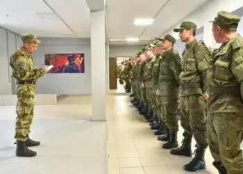 Центр отбора на военную службу по контракту работает в Балашихе