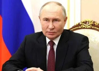Путину подарили сборник «100 анекдотов про Путина