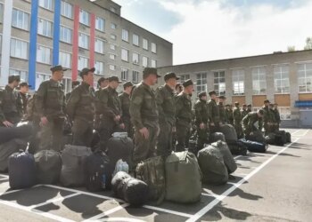 Центр отбора на военную службу по контракту продолжает работу в Балашихе