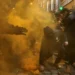 Протестующие после штурма президентского дворца бросились громить уличные кафе в центре Тбилиси