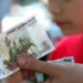 В России собираются расширить выплаты семьям с детьми