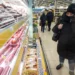 Расходы в магазинах снизились вдвое