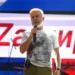 Олег Газманов стал мемом: зумеры массово повторяют его танец