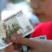Бессараб: в 2026 году родителям увеличат размер пособия по уходу за ребенком