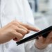 С кадровым дефицитом в медицине будут бороться: что изменится для врачей
